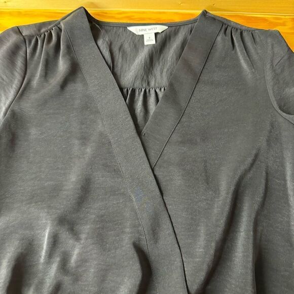 Nine West Long Sleeve Surplice Blouse with banded bottom. Size small- NEW! - Picture 10 of 12